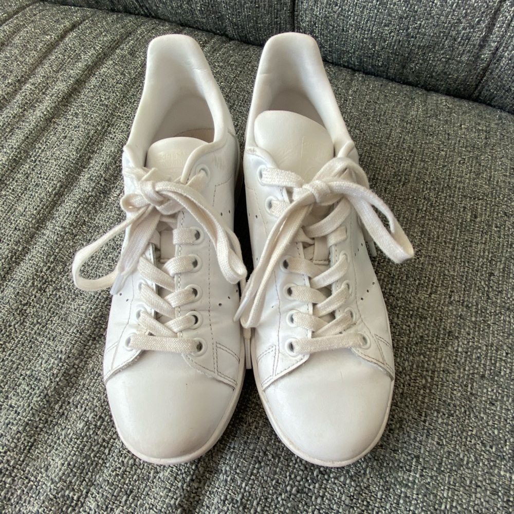 Adidas Stan Smiths unisex (W: 6.5 /M: 5.5)